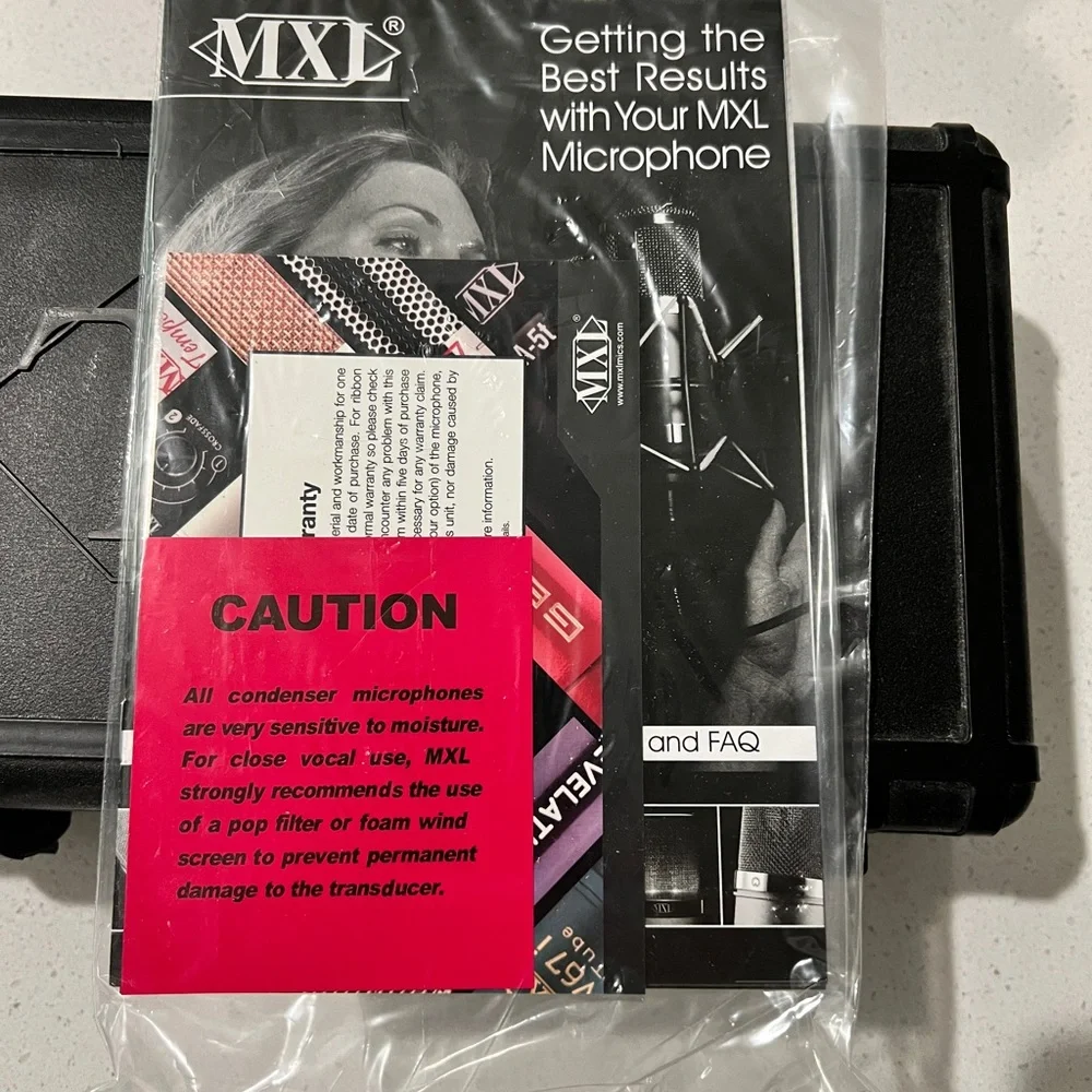 MXL 770 Black Microphone with Case